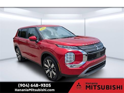 New 2025 Mitsubishi Outlander SE image 1