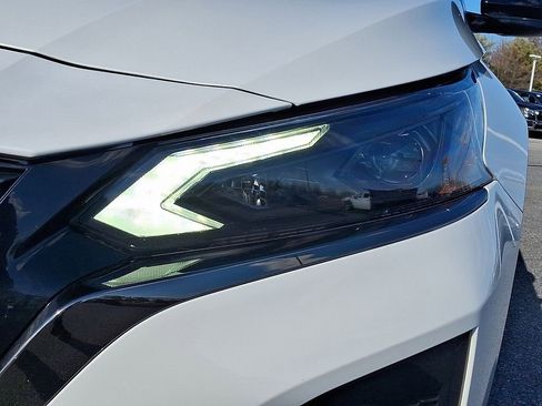 Used 2023 Nissan Altima 2.5 SR w/ SR Premium Package image 10