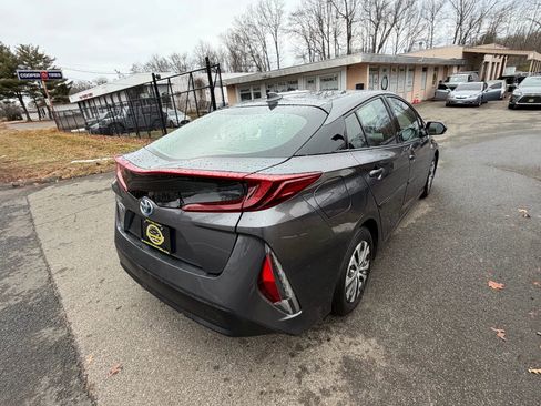 Used 2020 Toyota Prius Prime XLE image 5
