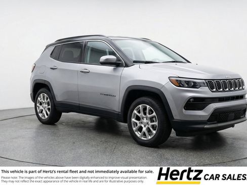Used 2025 Jeep Compass Limited image 1