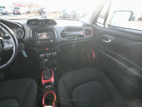 Used 2015 Jeep Renegade Trailhawk image 30