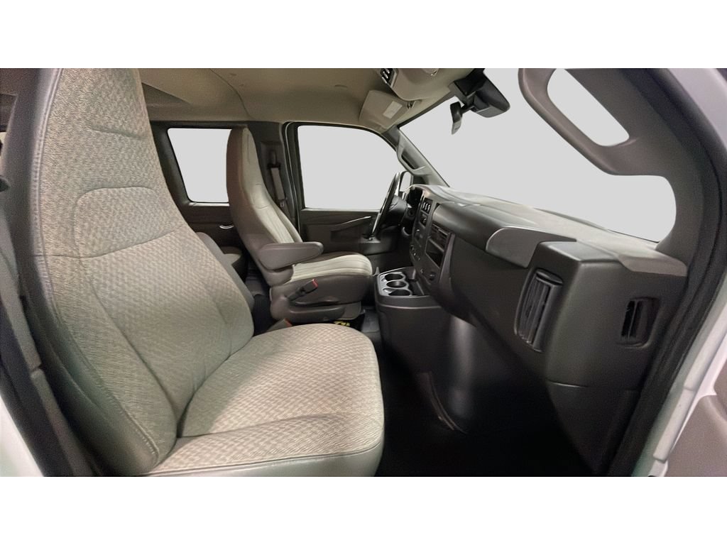 Used 2024 Chevrolet Express 3500 LT w/ LT Preferred Equipment Group RWD image 16