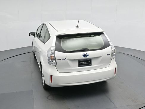 Used 2014 Toyota Prius V Five image 39