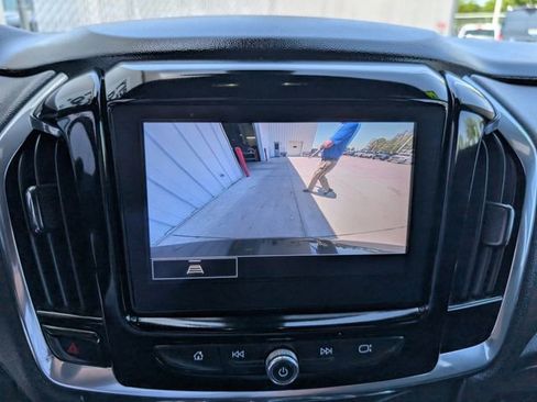 Used 2023 Chevrolet Traverse LT AWD/4WD image 9