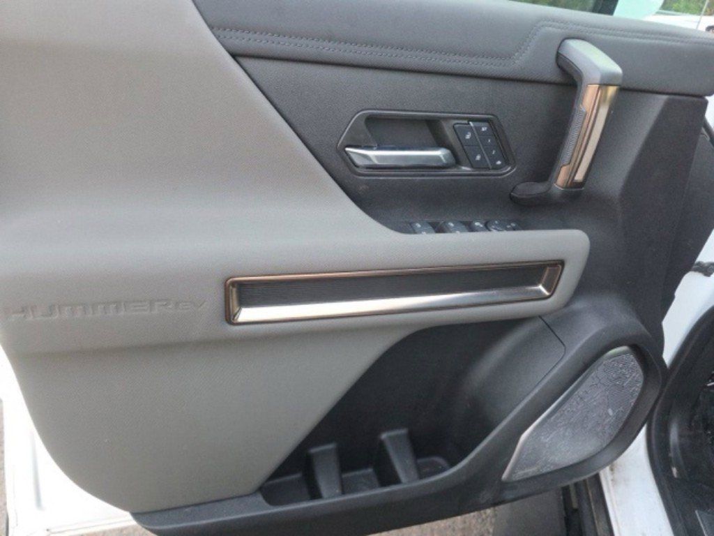 Used 2025 GMC Hummer EV 3X AWD/4WD image 17
