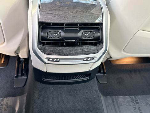 New 2026 BMW 750e xDrive image 20