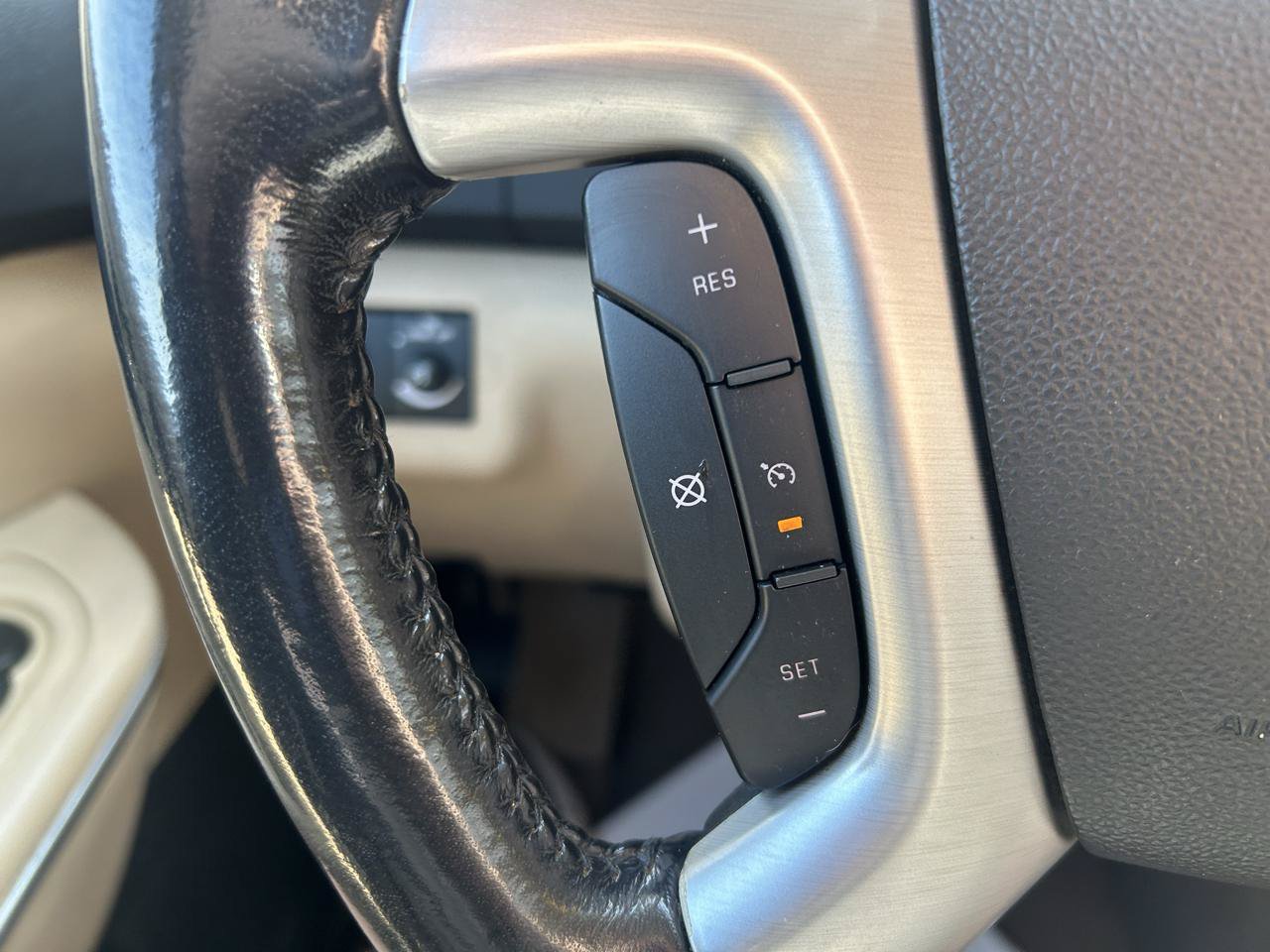 Used 2011 GMC Acadia SLT FWD image 19
