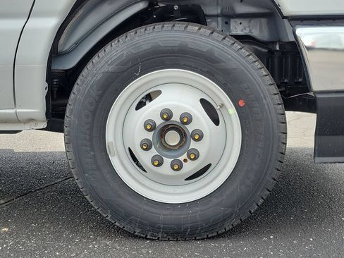 New 2027 Ford E-350 and Econoline 350 Super Duty w/ Power Equipment Group RWD image 7