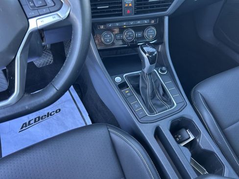 Used 2024 Volkswagen Jetta SE image 20