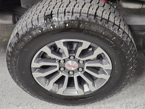 Used 2020 GMC Sierra 1500 AT4 w/ Off-Road Performance Package image 9