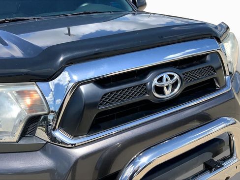 Used 2014 Toyota Tacoma PreRunner w/ SR5 Package RWD image 29