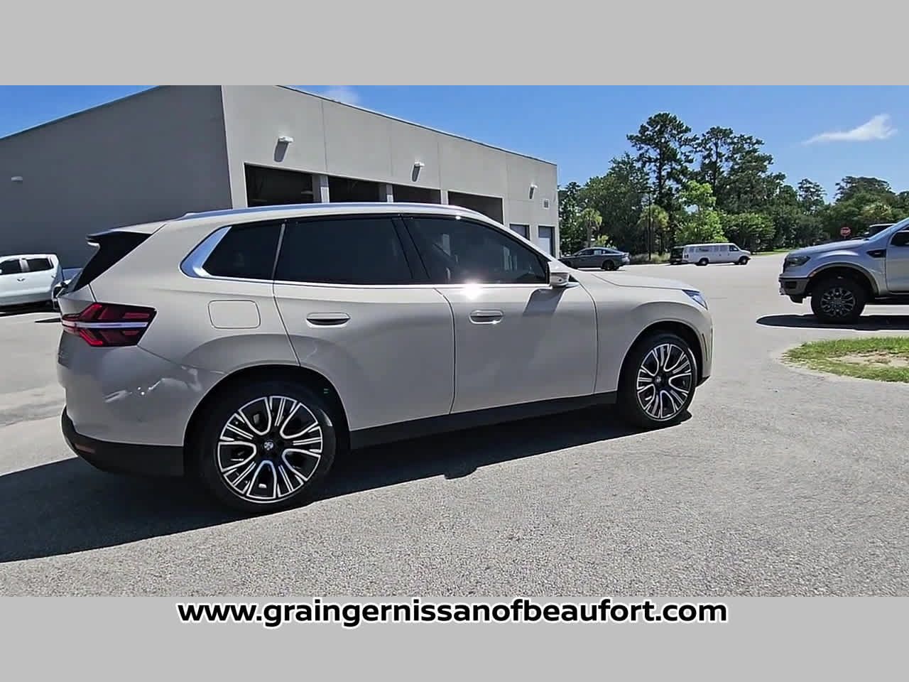 Used 2025 BMW X3 xDrive30i w/ Premium Package AWD/4WD image 34