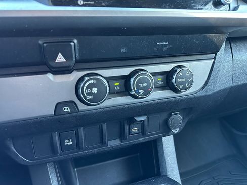 Used 2020 Toyota Tacoma SR5 image 20