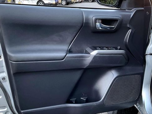 Certified 2023 Toyota Tacoma TRD Off-Road image 21