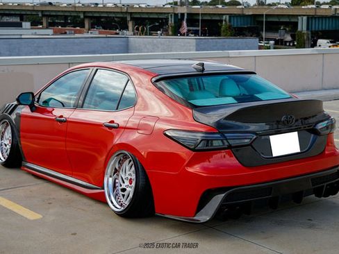 Used 2019 Toyota Camry XSE image 6