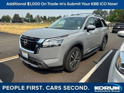 Used 2022 Nissan Pathfinder Platinum w/ Lighting Package (N93)