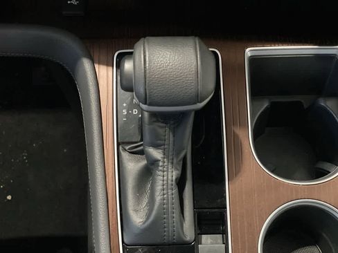 Used 2022 Toyota Sienna XLE image 22