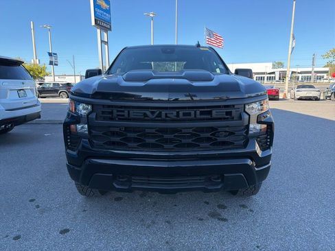 Used 2025 Chevrolet Silverado 1500 Custom Trail Boss w/ Dark Appearance Package image 2
