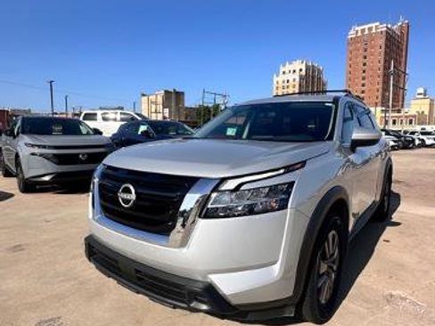 Certified 2022 Nissan Pathfinder SV w/ SV Premium Package image 1