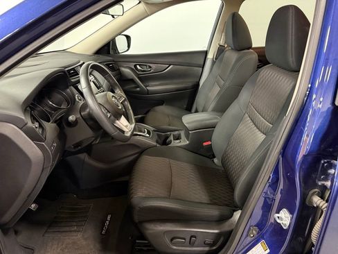 Used 2017 Nissan Rogue SV image 9