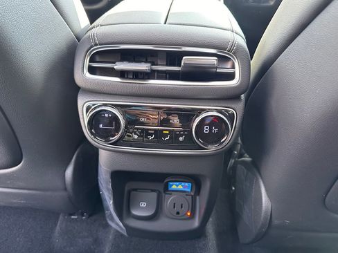 Used 2024 Genesis GV80 3.5T w/ Advanced Package image 39