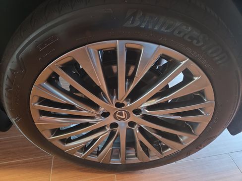 Certified 2025 Lexus RX 450h 450h+ Luxury w/ Convenience Package image 10