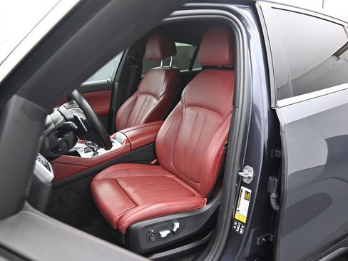 Used 2022 BMW X6 xDrive40i w/ Executive Package image 9