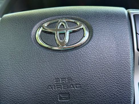 Used 2022 Toyota 4Runner Limited AWD/4WD image 21