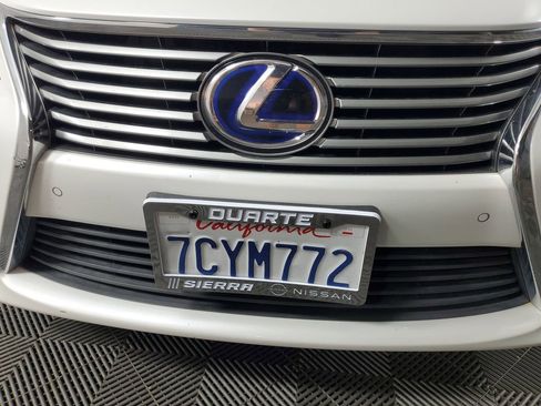 Used 2014 Lexus ES 300h image 10