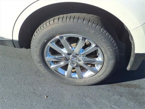 Used 2013 Ford Edge SEL image 18