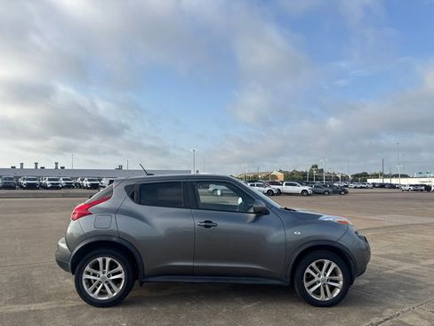Used 2011 Nissan Juke SL FWD image 24