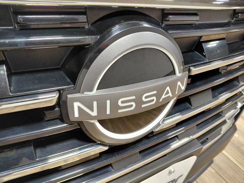 Used 2025 Nissan Rogue SV AWD/4WD image 18