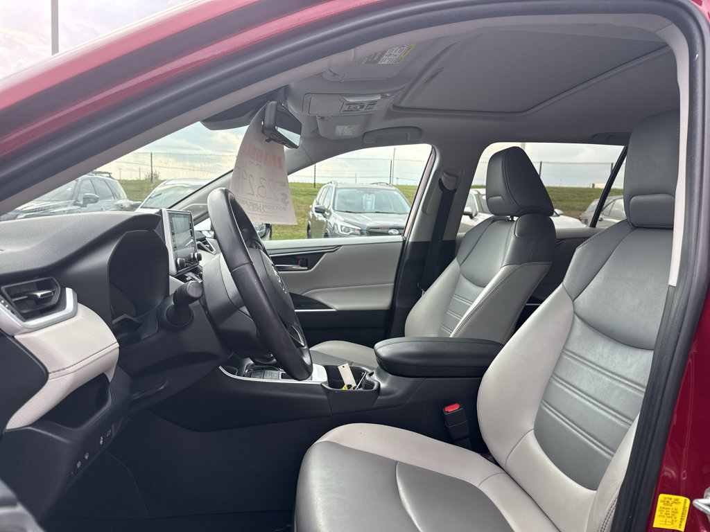 Used 2019 Toyota RAV4 XLE Premium w/ Advanced Technology Package AWD/4WD image 9