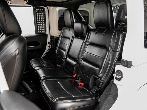 Used 2020 Jeep Wrangler Unlimited Sahara AWD/4WD image 43