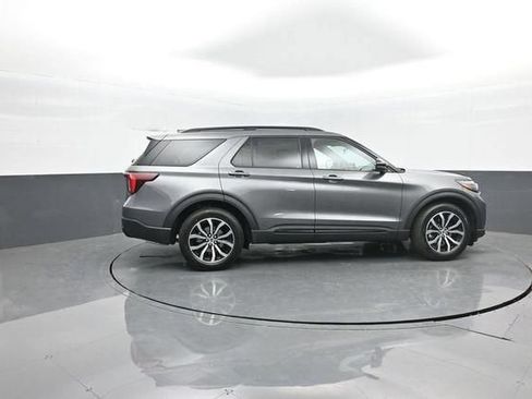 New 2026 Ford Explorer ST-Line RWD image 8
