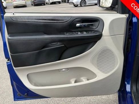 Used 2018 Dodge Grand Caravan SE w/ UConnect Hands-Free Group FWD image 12