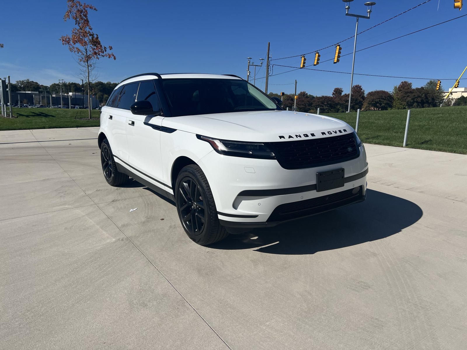 Used 2024 Land Rover Range Rover Velar S AWD/4WD image 1