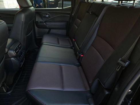 Used 2025 Honda Ridgeline Black Edition image 13