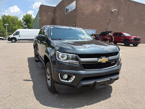 Used 2017 Chevrolet Colorado Z71 AWD/4WD image 2