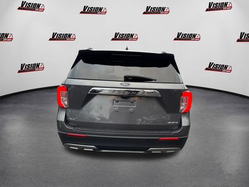 Used 2022 Ford Explorer XLT w/ Equipment Group 202A image 6