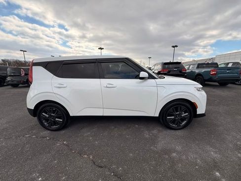Used 2021 Kia Soul EX image 4