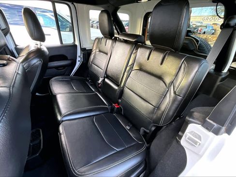 Used 2023 Jeep Wrangler Sahara w/ Cold Weather Group image 19