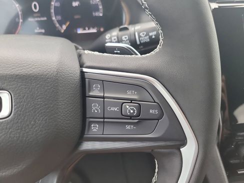 New 2026 Jeep Grand Cherokee Laredo AWD/4WD image 33