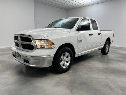 Used 2024 RAM 1500 Classic SLT image 3