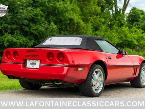 Used 1988 Chevrolet Corvette Convertible RWD image 6
