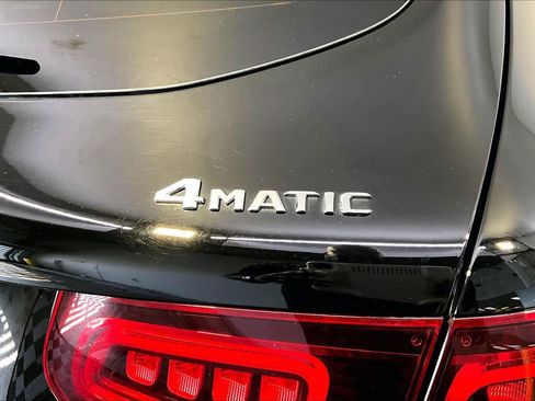 Used 2022 Mercedes-Benz GLC 300 4MATIC image 10