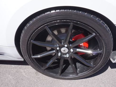 Used 2017 Ford Mustang GT RWD image 12