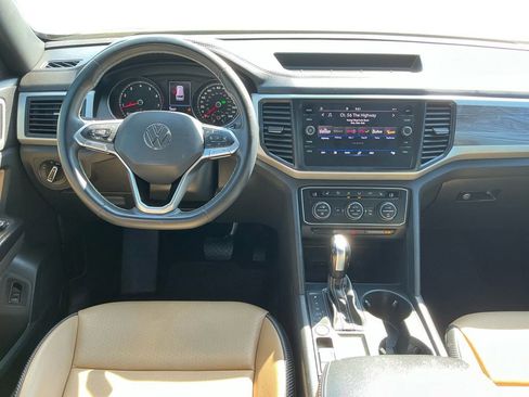 Used 2021 Volkswagen Atlas Cross Sport SE image 17