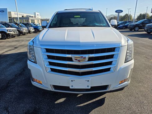 Used 2017 Cadillac Escalade Premium Luxury image 6