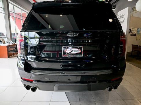 Used 2025 Chevrolet Suburban Z71 AWD/4WD image 6